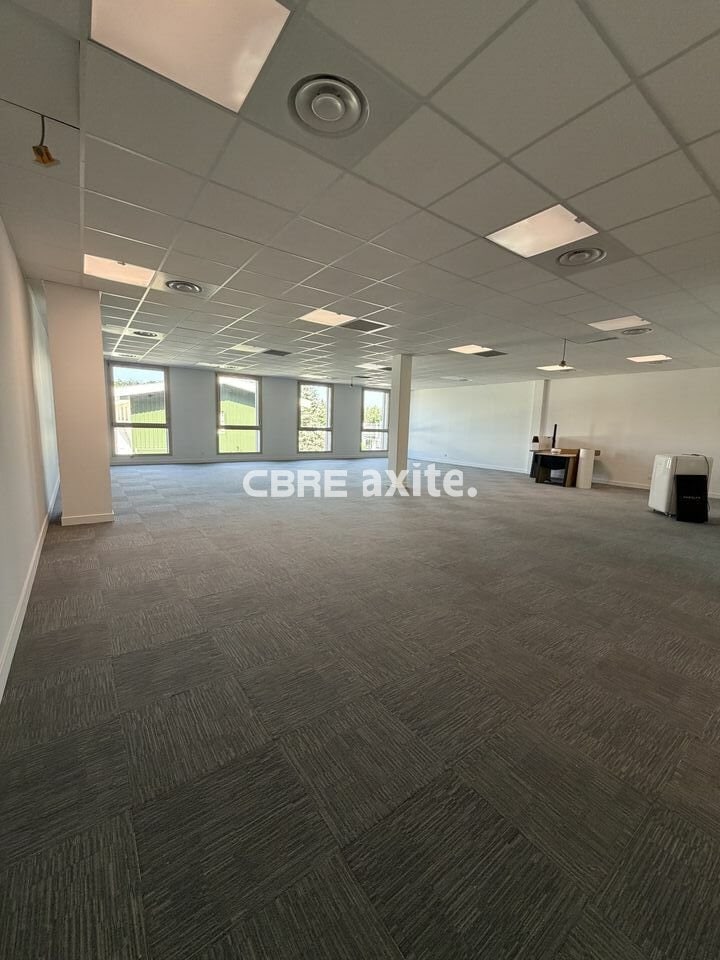 Bureaux de 112 à 478 m² à vendre à Annecy-le-Vieux, photo 6 sur 7