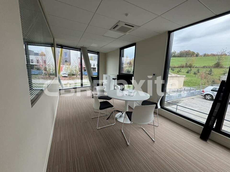 Bureaux de 831 m² à louer à Chavanod, photo 6 sur 8