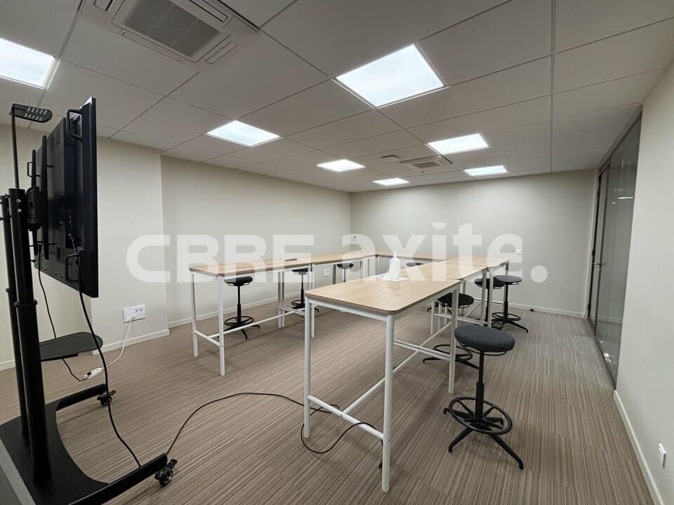 Bureaux de 831 m² à louer à Chavanod, photo 7 sur 8