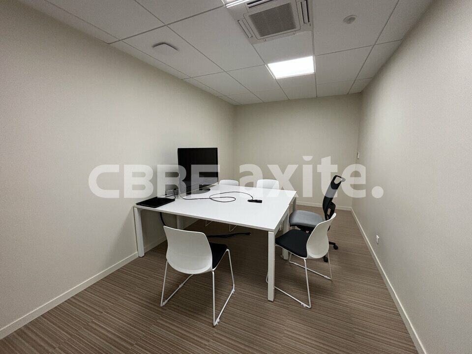 Bureaux de 831 m² à louer à Chavanod, photo 8 sur 8