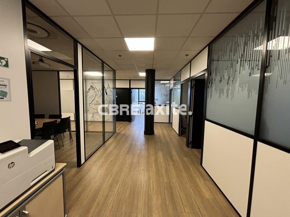 Bureaux de 800 à 1 885 m² à louer à Épagny-Metz-Tessy, photo 7 sur 8