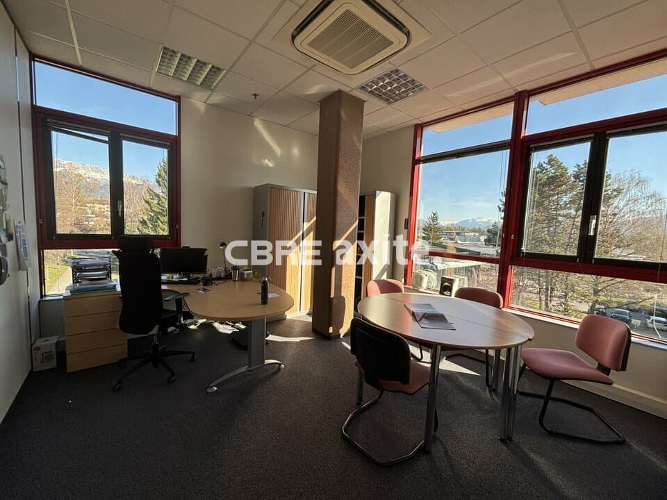 Bureaux de 233 m² à louer à Épagny-Metz-Tessy, photo 3 sur 7