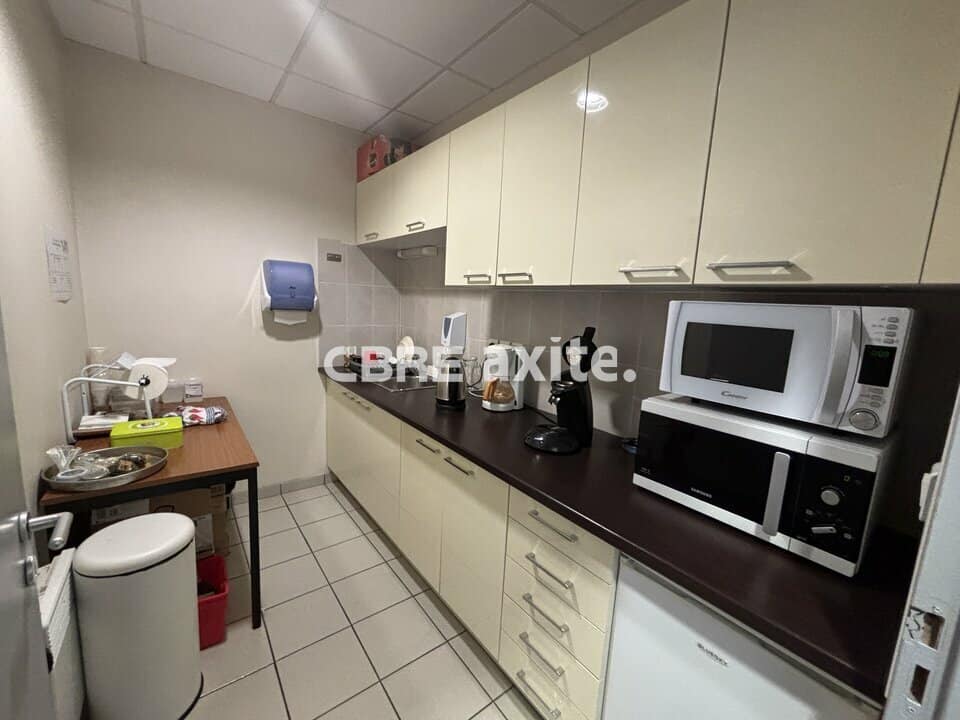Bureaux de 233 m² à louer à Épagny-Metz-Tessy, photo 7 sur 7
