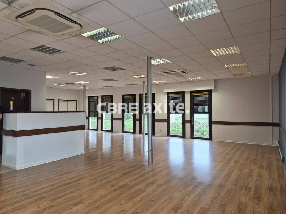 Bureaux de 402 à 856 m² à louer à Archamps, photo 3 sur 8