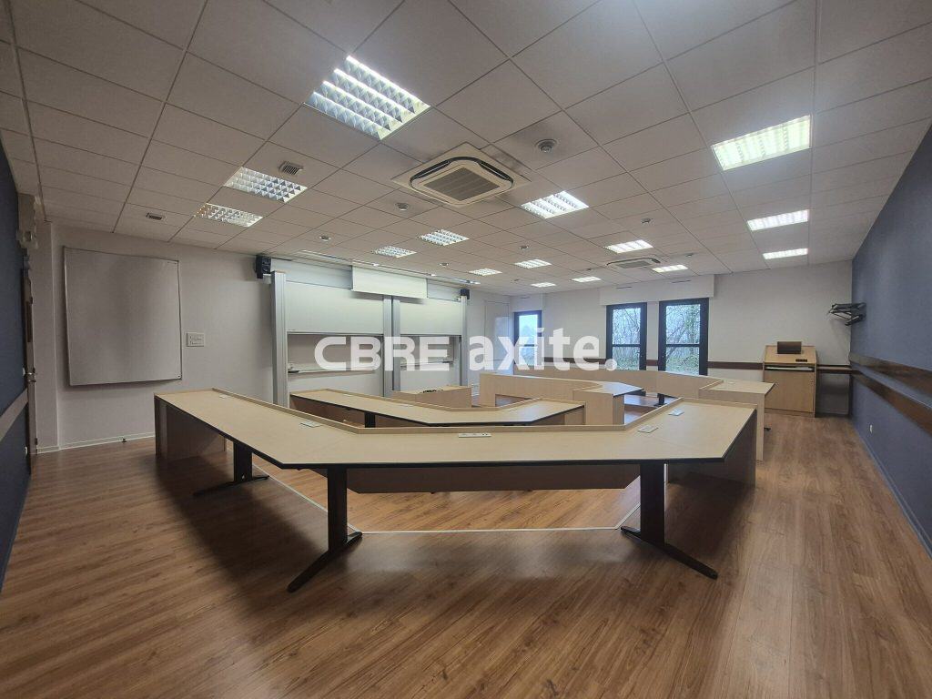 Bureaux de 402 à 856 m² à louer à Archamps, photo 4 sur 8