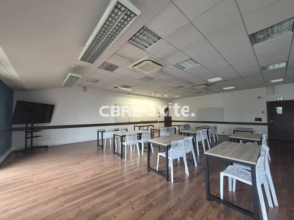 Bureaux de 402 à 856 m² à louer à Archamps, photo 8 sur 8
