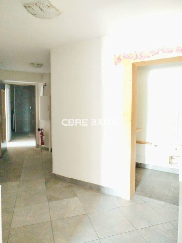 Local commercial de 135 m² à louer à Annecy, photo 4 sur 5