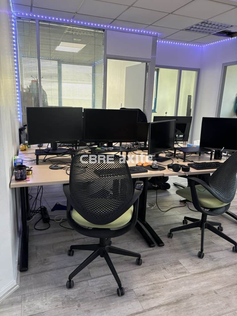 Bureaux de 64 m² à louer à Épagny-Metz-Tessy, photo 2 sur 2
