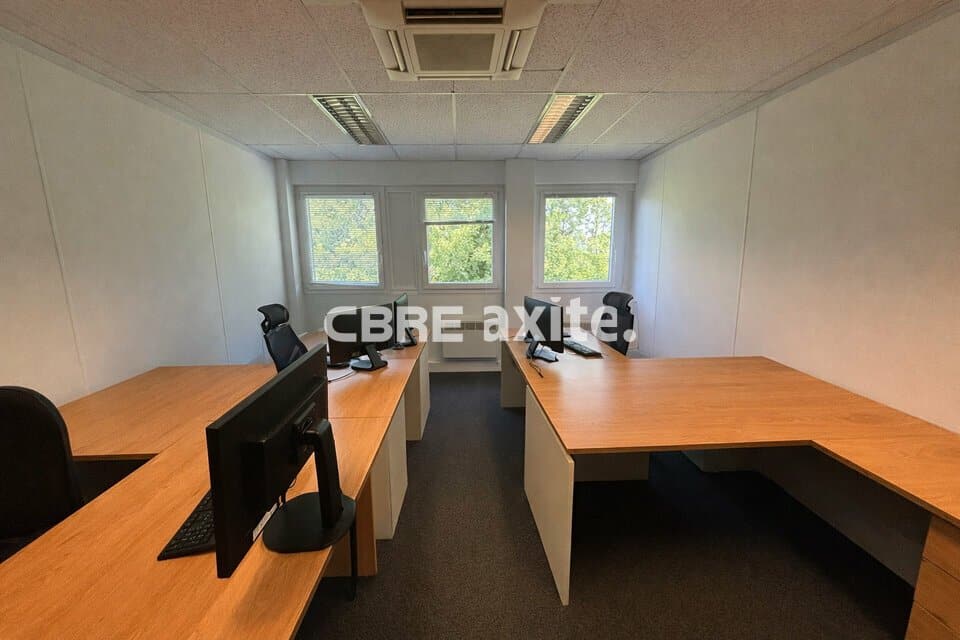 Bureaux de 268,5 m² à louer à Cran-Gevrier, photo 2 sur 6