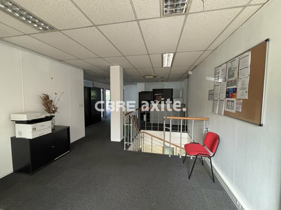 Bureaux de 268,5 m² à louer à Cran-Gevrier, photo 6 sur 6
