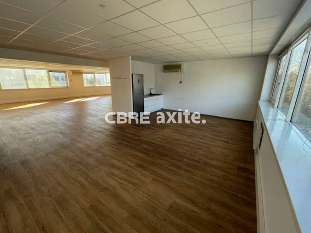 Bureaux de 200 m² à louer à Annecy, photo 2 sur 2