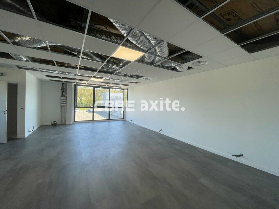 Bureaux de 97 m² à louer à Seynod, photo 3 sur 3