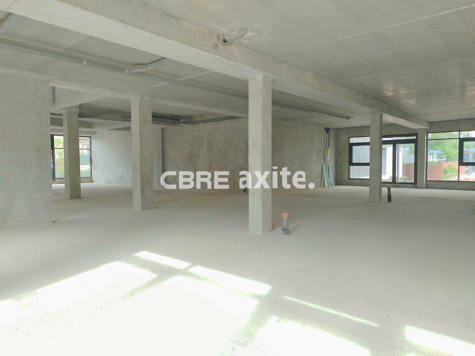 Local commercial de 299 m² à louer à Annemasse, photo 4 sur 5