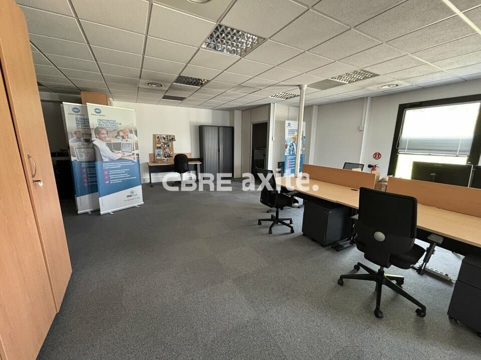 Bureaux de 241 m² à louer à Chavanod, photo 4 sur 7