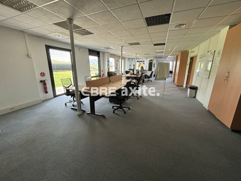 Bureaux de 241 m² à louer à Chavanod, photo 7 sur 7