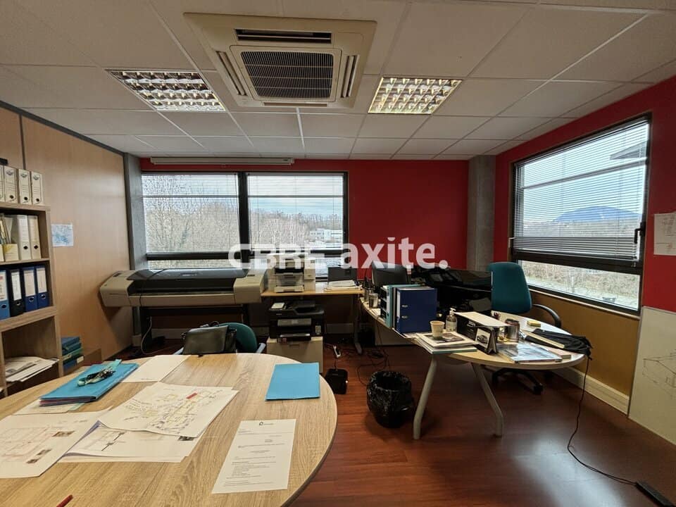 Bureaux de 64 m² à vendre à Chavanod, photo 2 sur 2