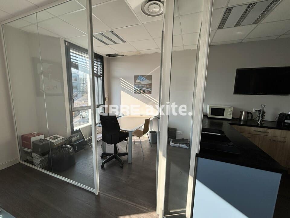 Bureaux de 234 m² à louer à Chavanod, photo 4 sur 7
