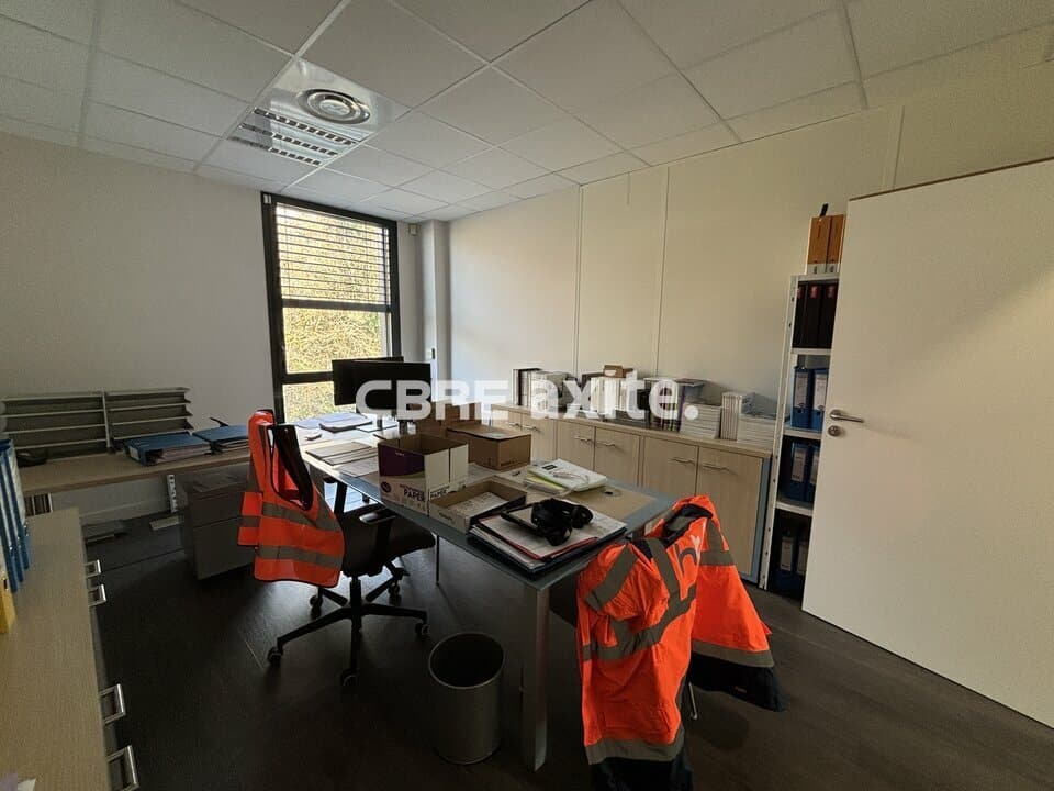 Bureaux de 234 m² à vendre à Chavanod, photo 5 sur 7