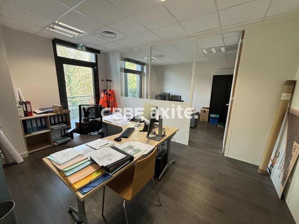 Bureaux de 234 m² à vendre à Chavanod, photo 6 sur 7