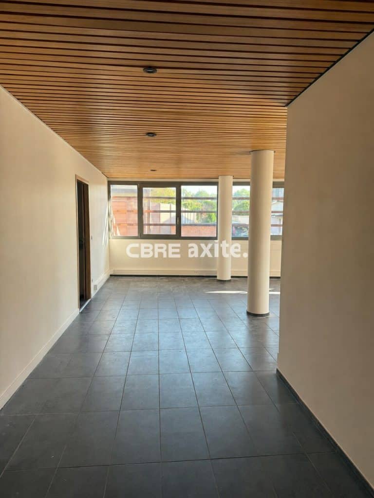 Bureaux de 62 m² à louer à Cran-Gevrier, photo 3 sur 3
