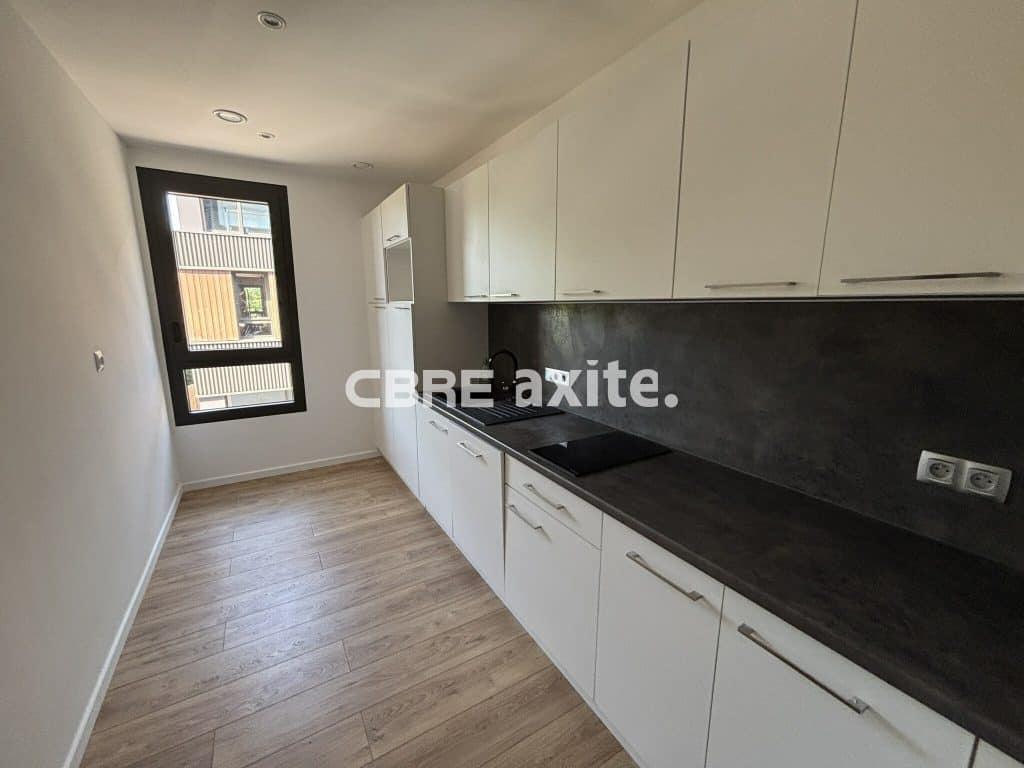 Bureaux de 160 m² à louer à Allonzier-la-Caille, photo 2 sur 6