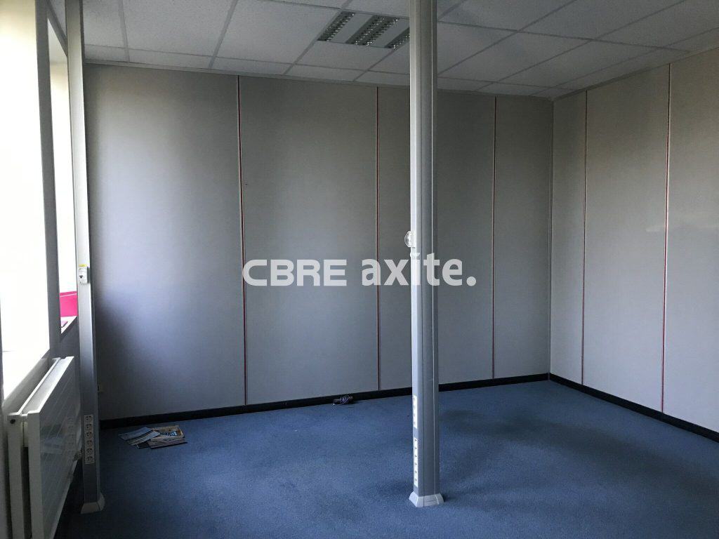 Bureaux de 83 à 629 m² à vendre à Archamps, photo 2 sur 8