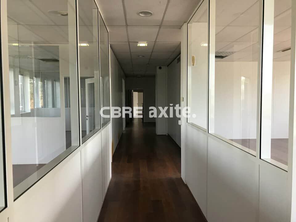 Bureaux de 83 à 629 m² à vendre à Archamps, photo 5 sur 8