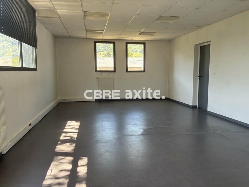 Local d’activité de 780 m² à vendre à Saint-Ferréol, photo 8 sur 8