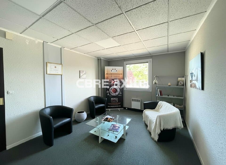 Bureaux de 91 m² à vendre à Meythet, photo 2 sur 6