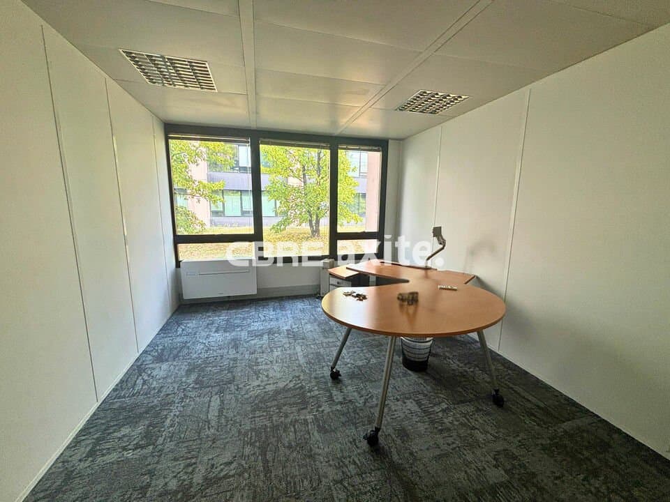 Bureaux de 430 m² à louer à Épagny-Metz-Tessy, photo 3 sur 5