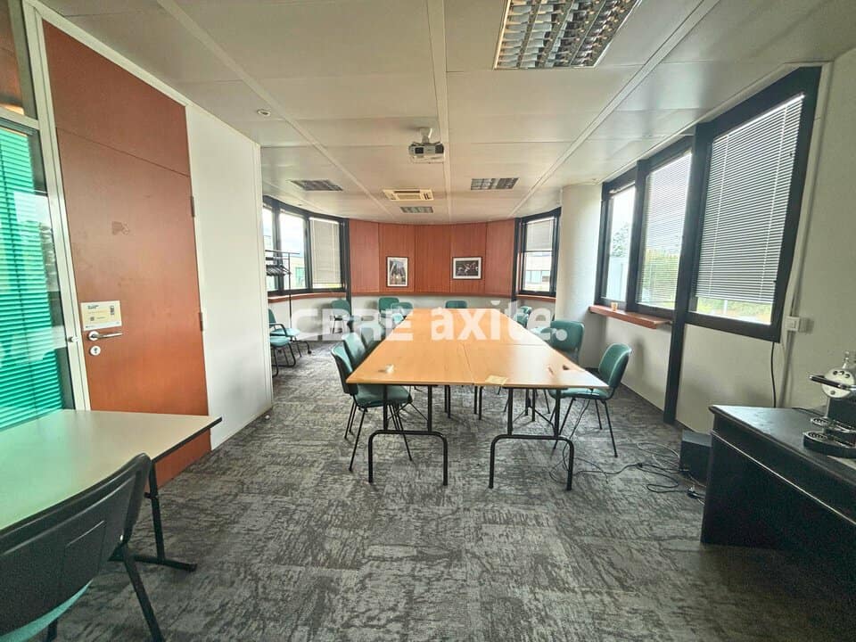Bureaux de 477 m² à louer à Épagny-Metz-Tessy, photo 4 sur 6