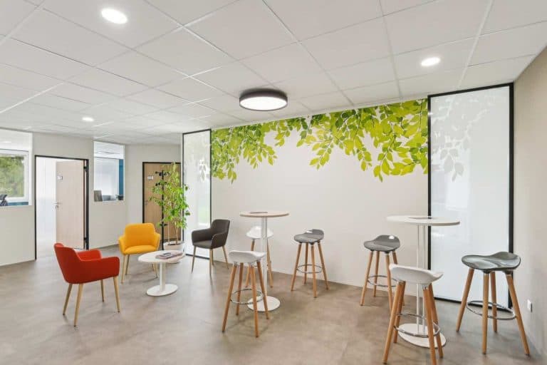 Espace de pause des locaux de CERFRANCE à Valence, rénovés par INSIDE