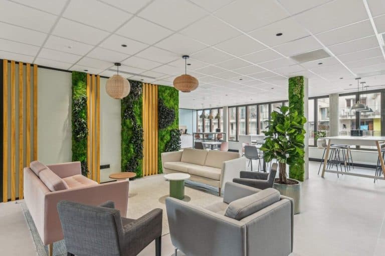 Espace d’attente des nouveaux locaux de Présantis à Grenoble
